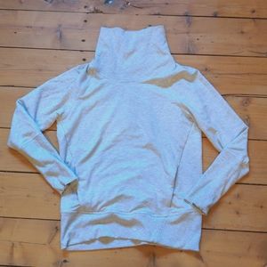 *Flaw* Lululemon lightweight cowl neck